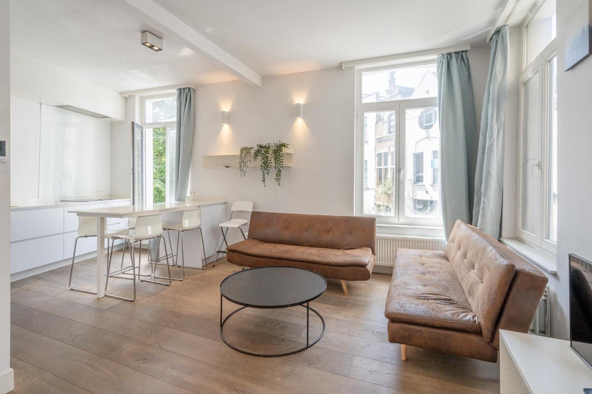 Light Modern Apartment In The Heart Of Anvers Dış mekan fotoğraf